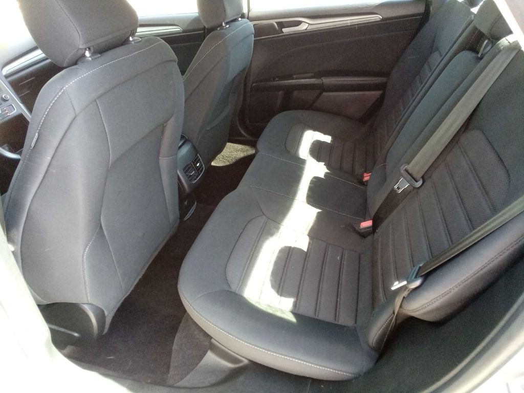 2020 Ford Fusion Image 20