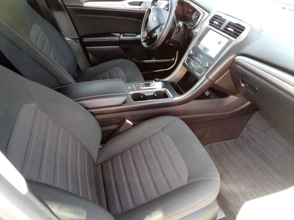 2020 Ford Fusion Image 21