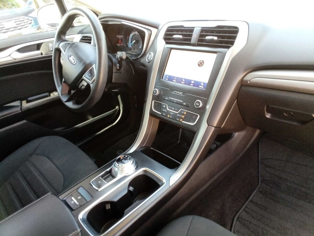 2020 Ford Fusion Image 22
