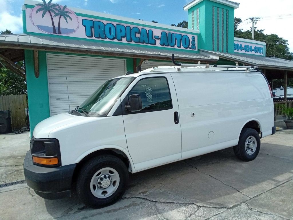 2017 Chevrolet Express Image 1