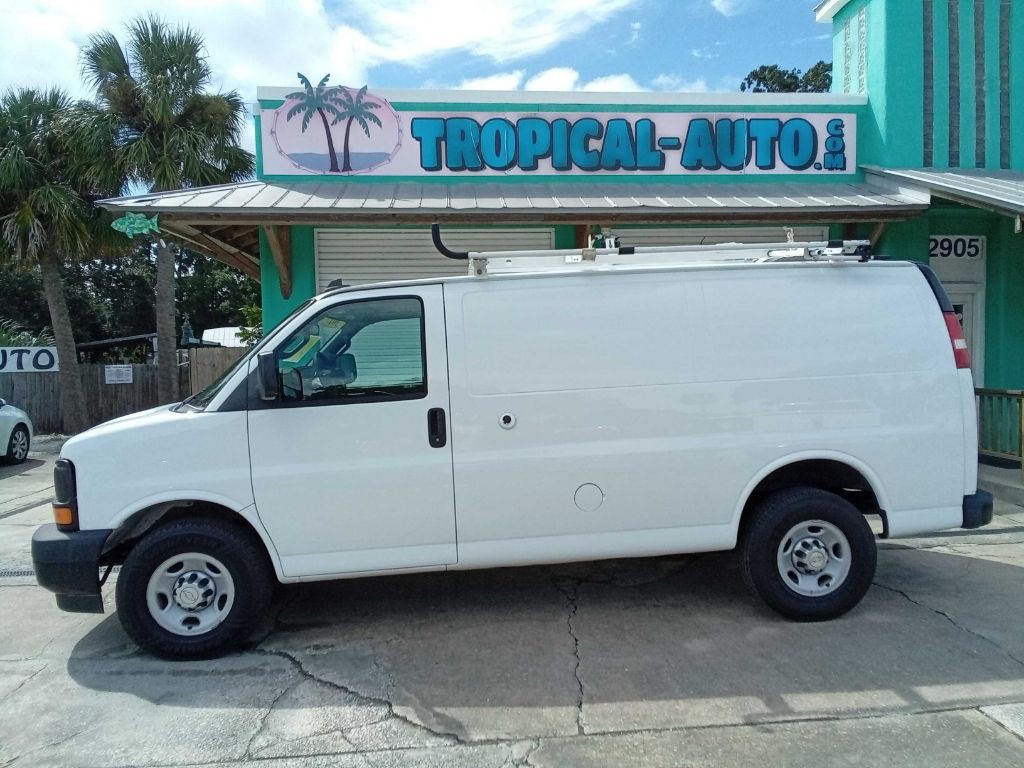 2017 Chevrolet Express Image 3