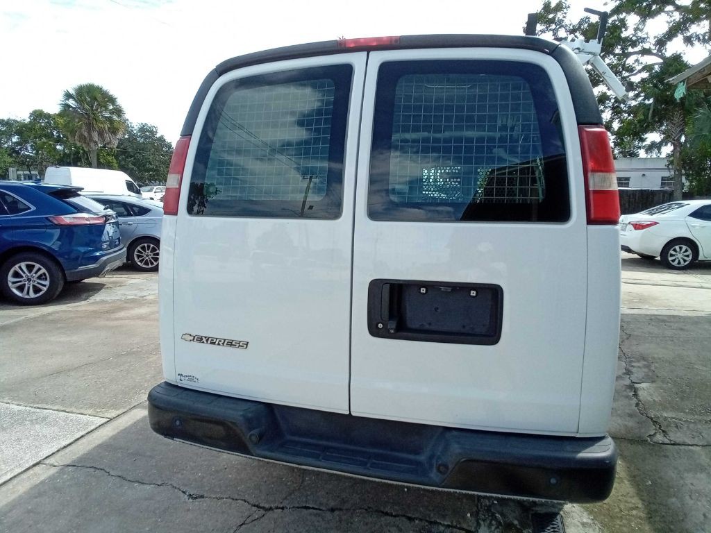 2017 Chevrolet Express Image 13