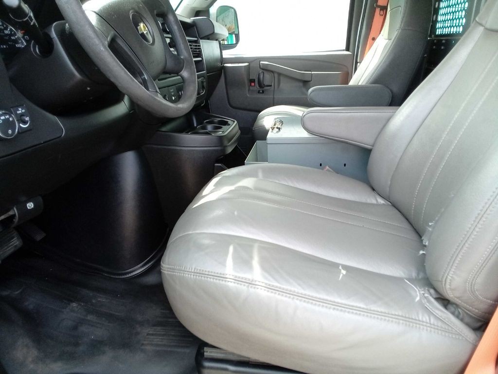 2017 Chevrolet Express Image 14