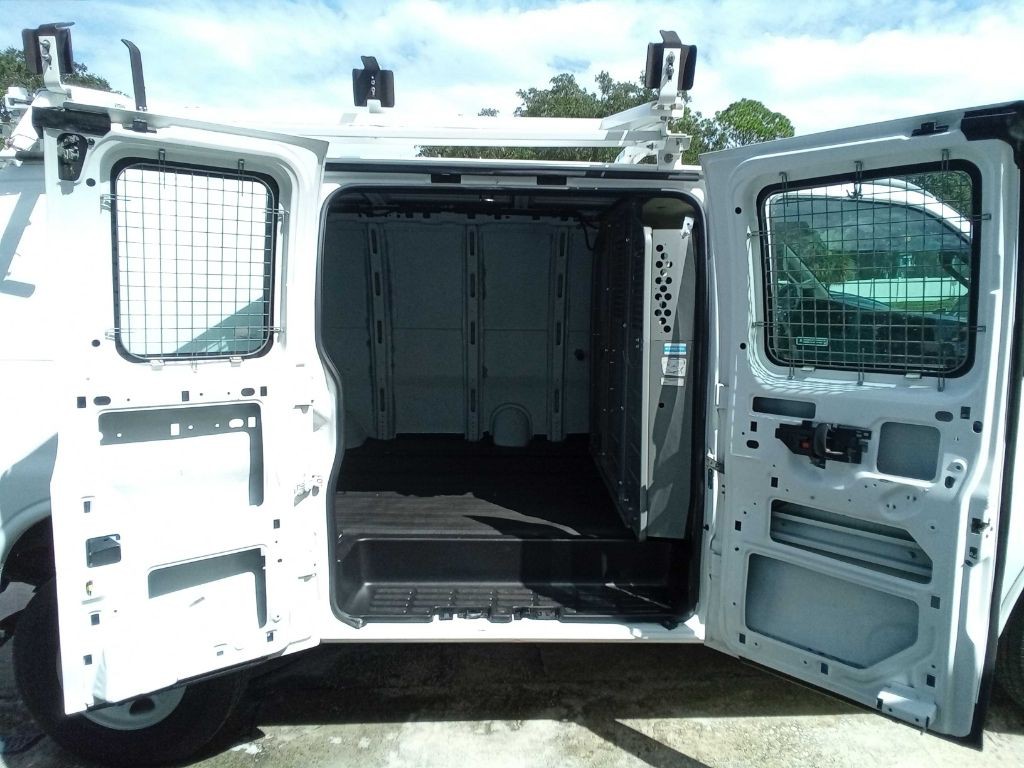 2017 Chevrolet Express Image 19