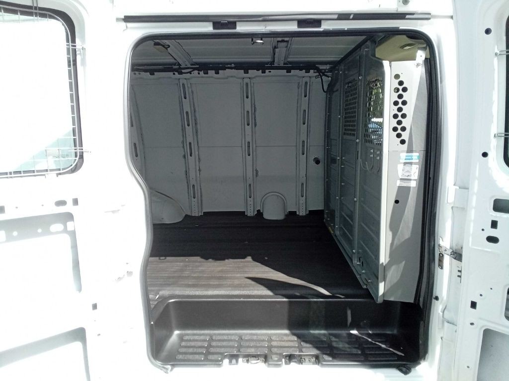 2017 Chevrolet Express Image 20