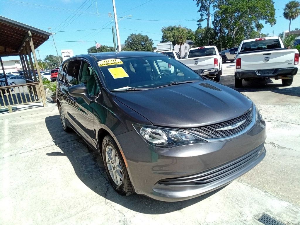 2020 Chrysler Voyager Image 8