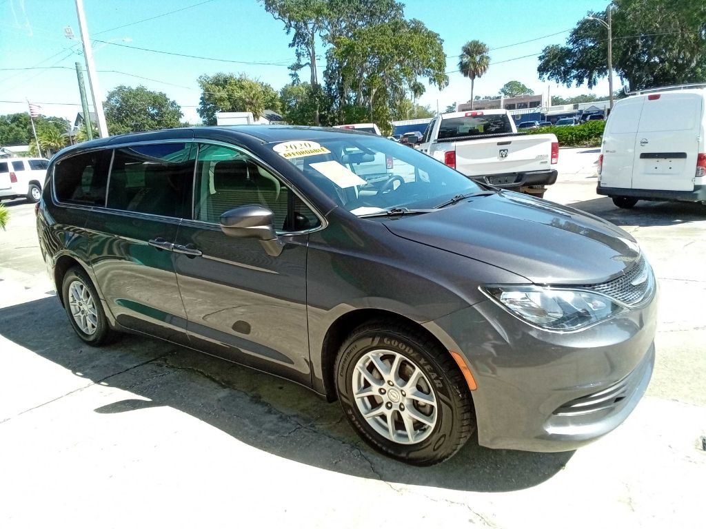 2020 Chrysler Voyager Image 9
