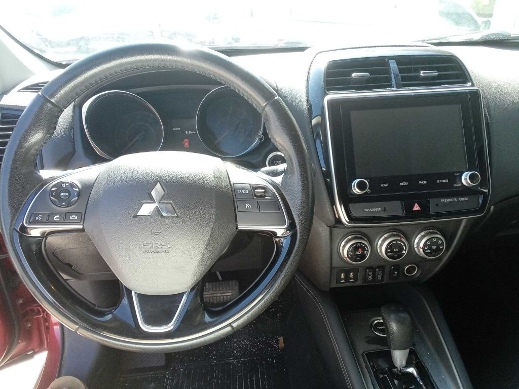 2020 Mitsubishi Outlander Image 10