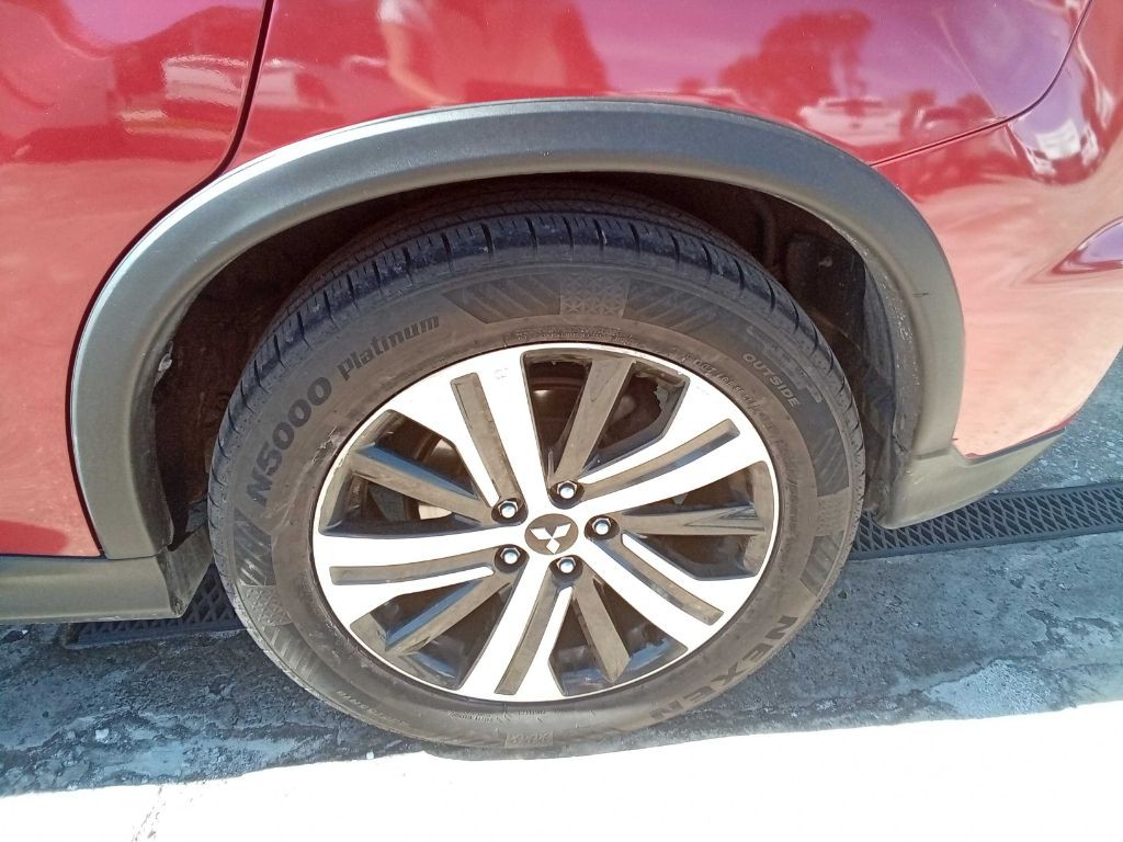 2020 Mitsubishi Outlander Image 12