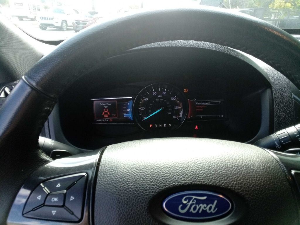 2017 Ford Explorer Image 9