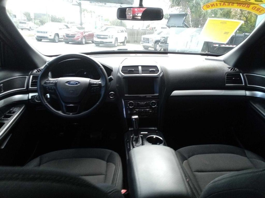 2017 Ford Explorer Image 12