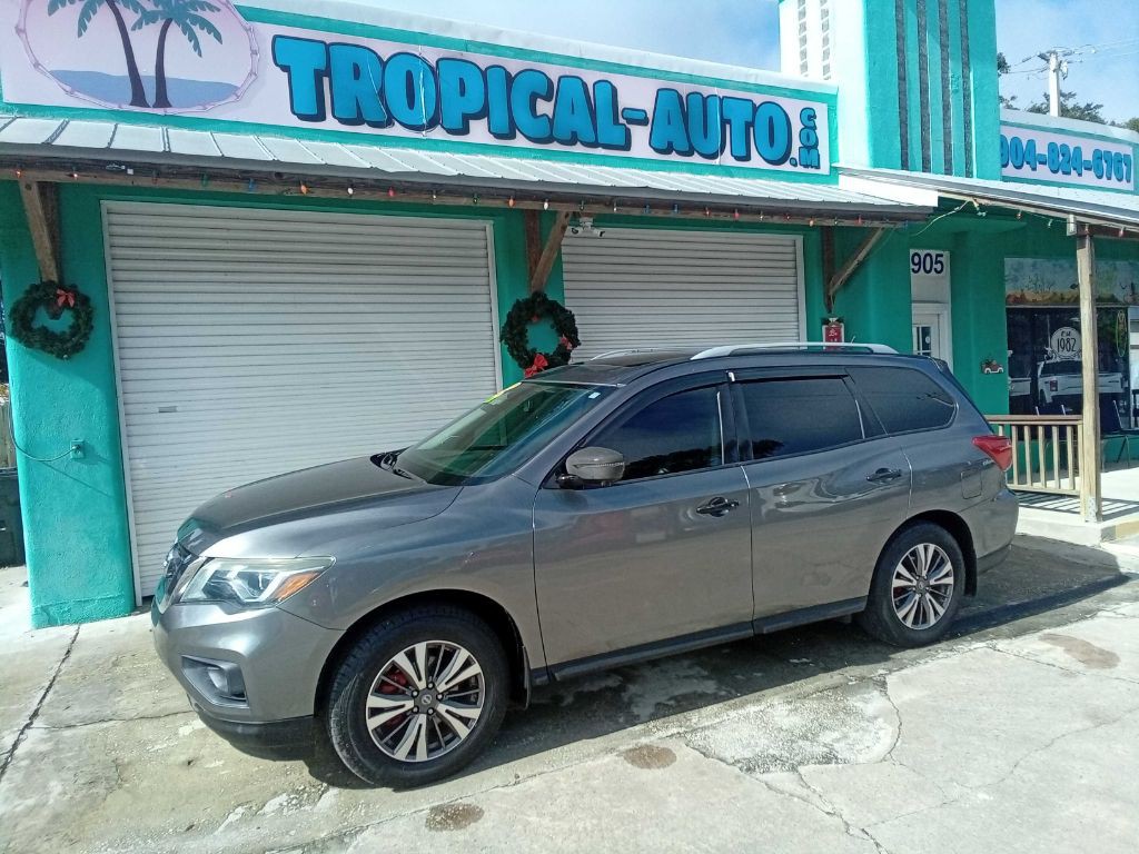 2017 Nissan Pathfinder Image 2