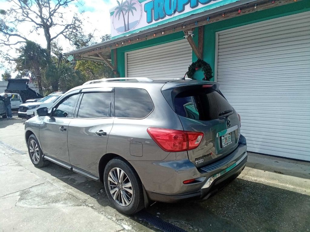 2017 Nissan Pathfinder Image 5