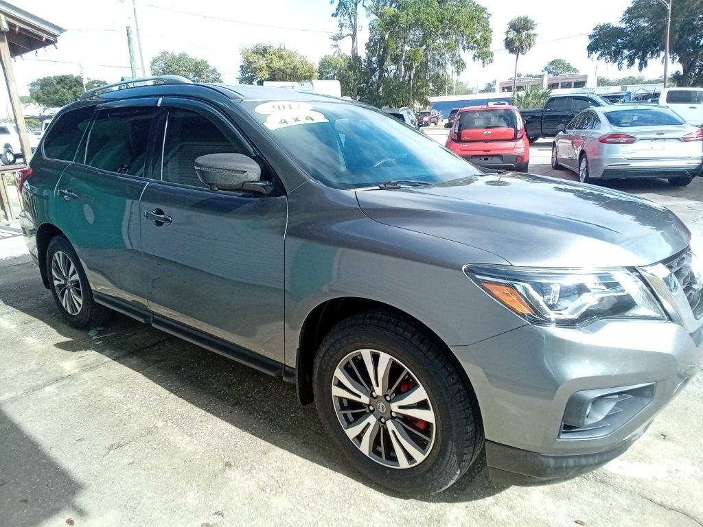 2017 Nissan Pathfinder Image 8