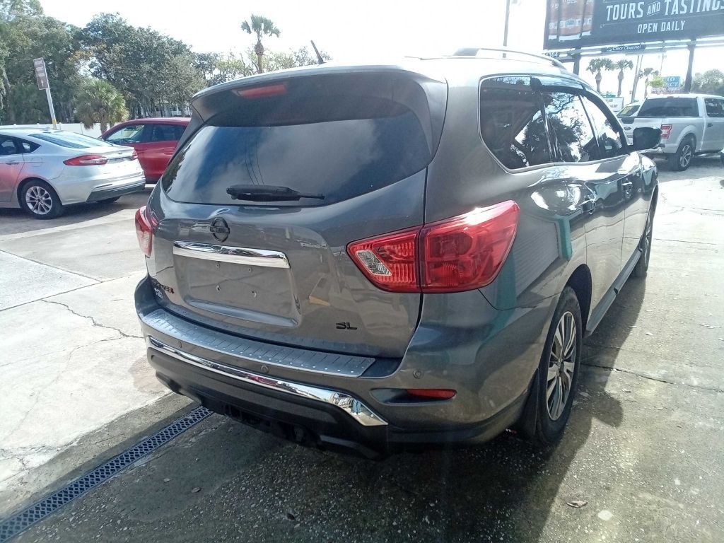 2017 Nissan Pathfinder Image 10