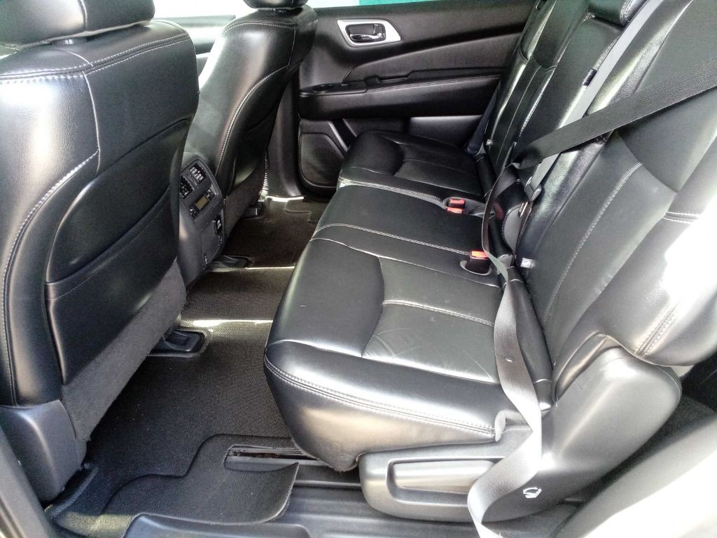 2017 Nissan Pathfinder Image 13