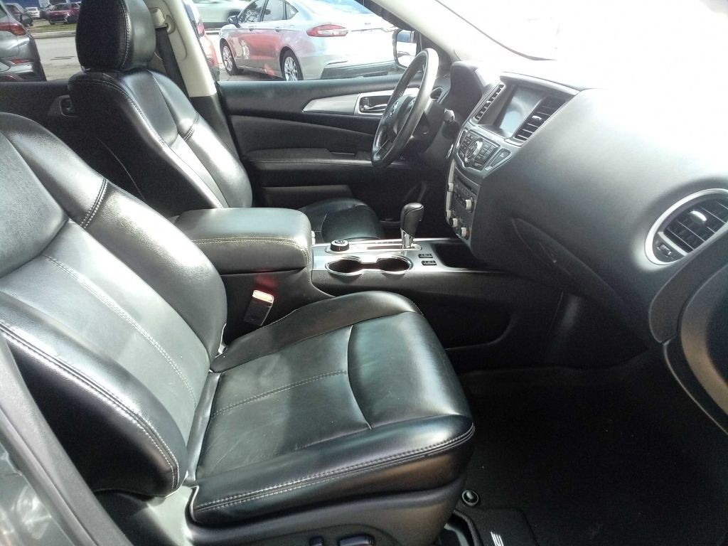 2017 Nissan Pathfinder Image 14