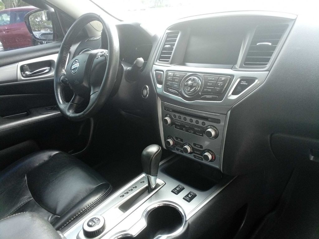 2017 Nissan Pathfinder Image 15