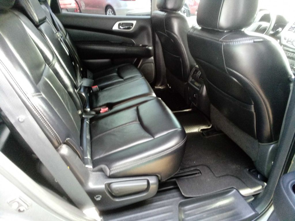 2017 Nissan Pathfinder Image 16