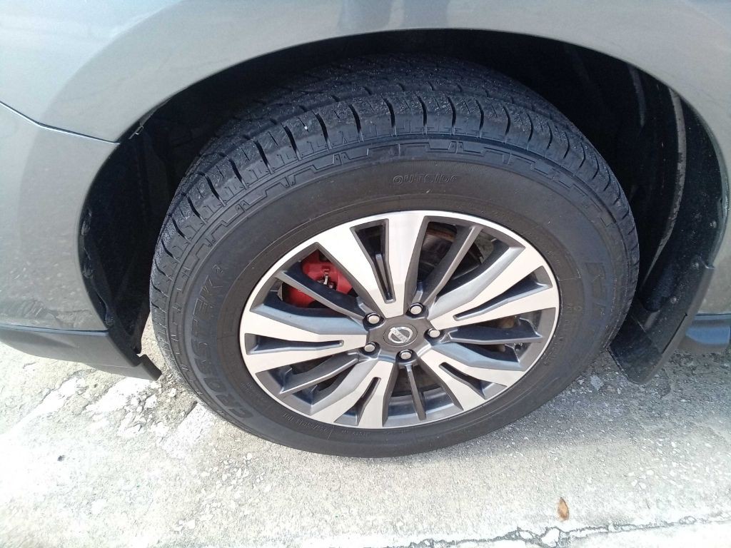 2017 Nissan Pathfinder Image 23