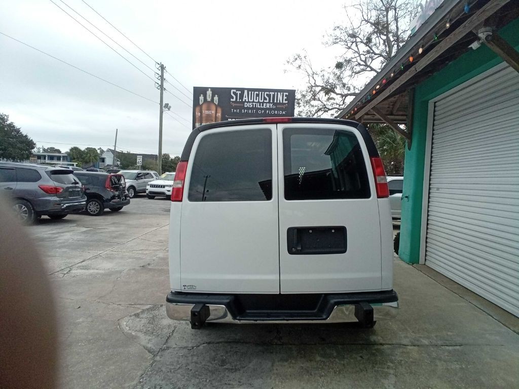 2019 GMC Savana Image 4