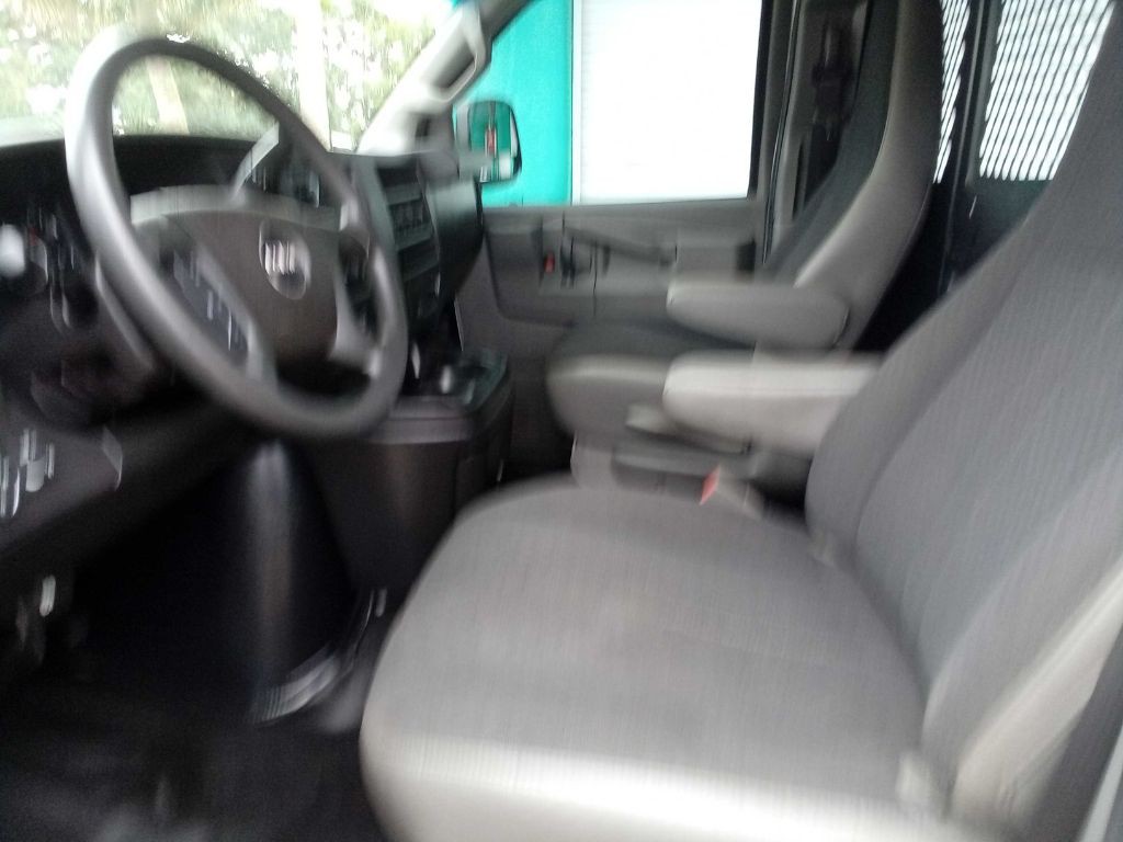 2019 GMC Savana Image 8