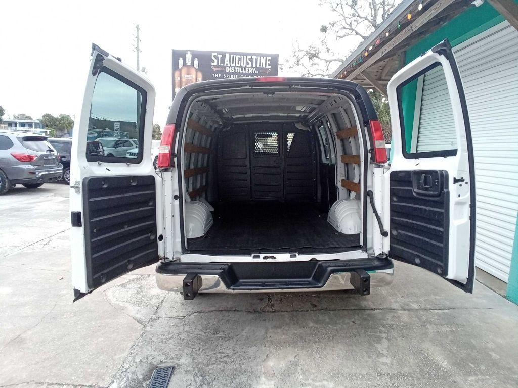 2019 GMC Savana Image 11