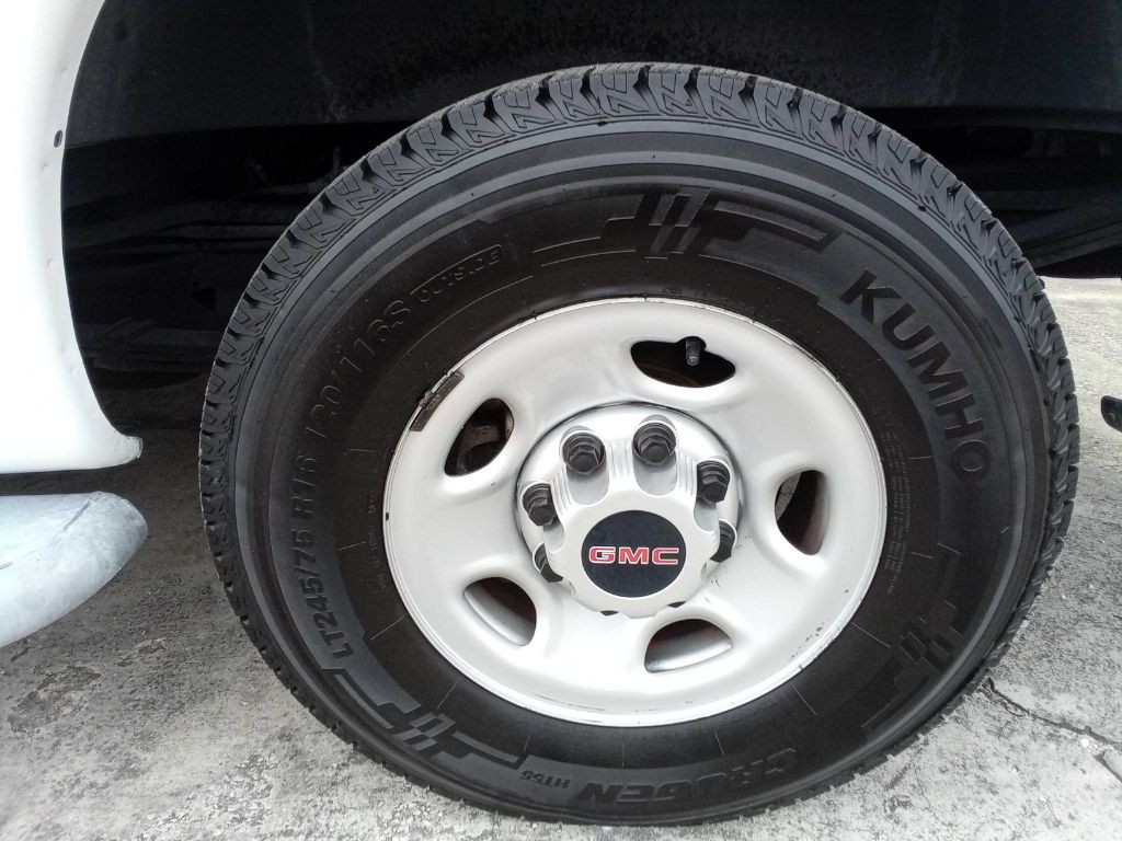 2019 GMC Savana Image 13