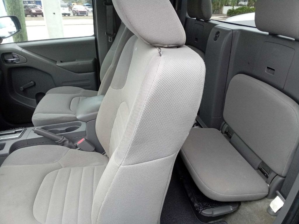 2017 Nissan Frontier Image 9