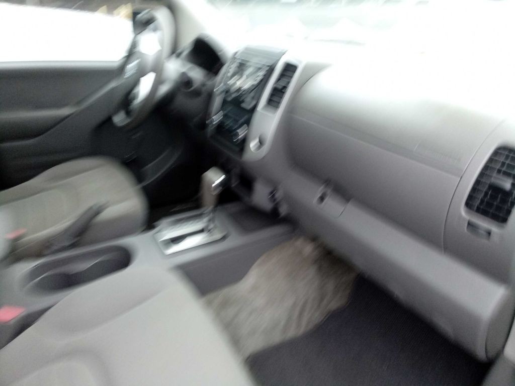 2017 Nissan Frontier Image 12