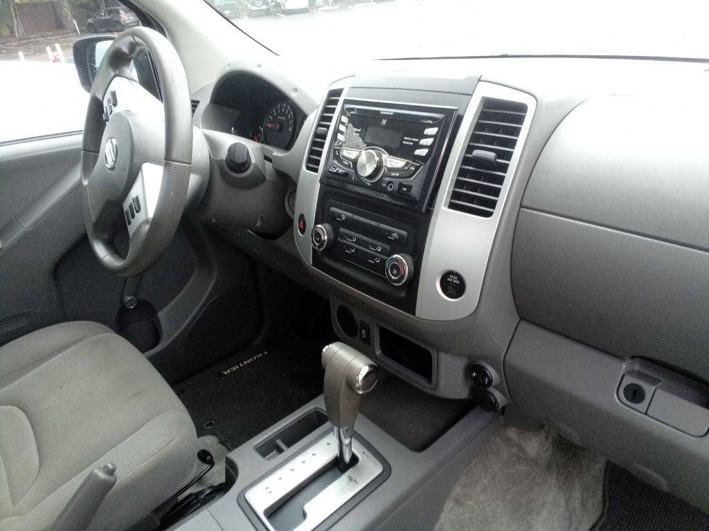 2017 Nissan Frontier Image 13
