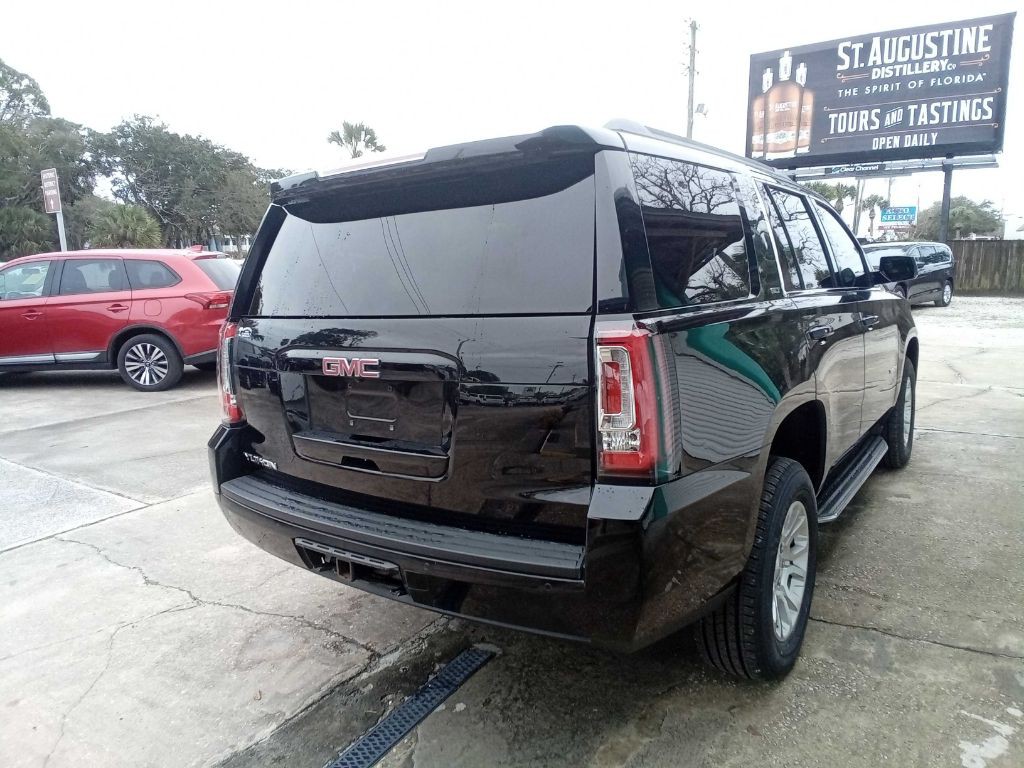 2017 GMC Yukon Image 9