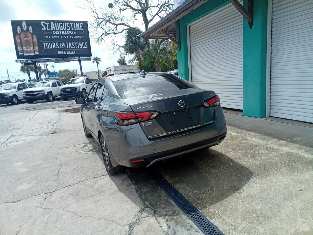 2020 Nissan Versa Image 2