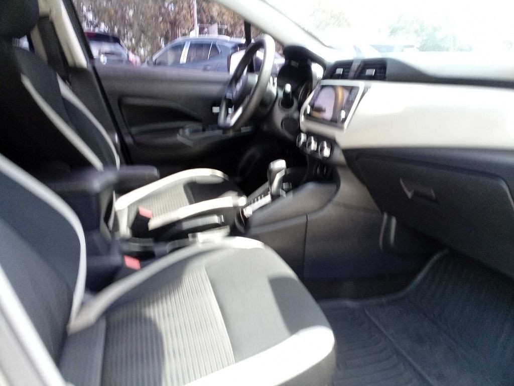 2020 Nissan Versa Image 18