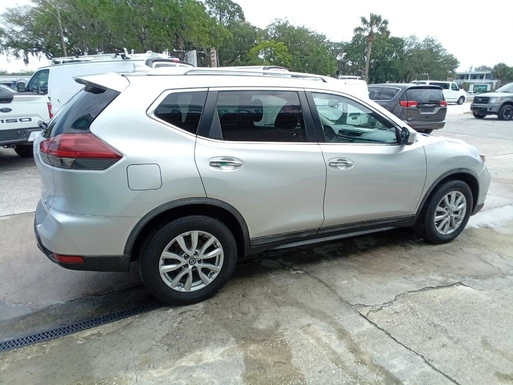 2018 Nissan Rogue Image 13