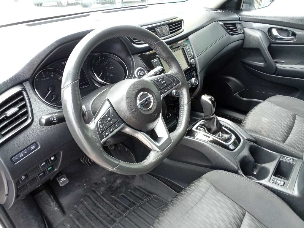 2018 Nissan Rogue Image 18