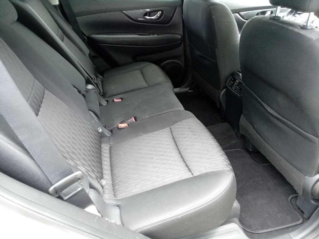 2018 Nissan Rogue Image 23