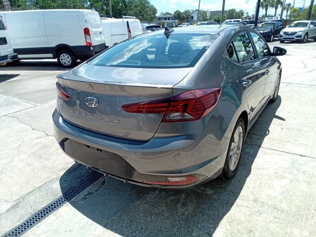 2020 Hyundai Elantra Image 13