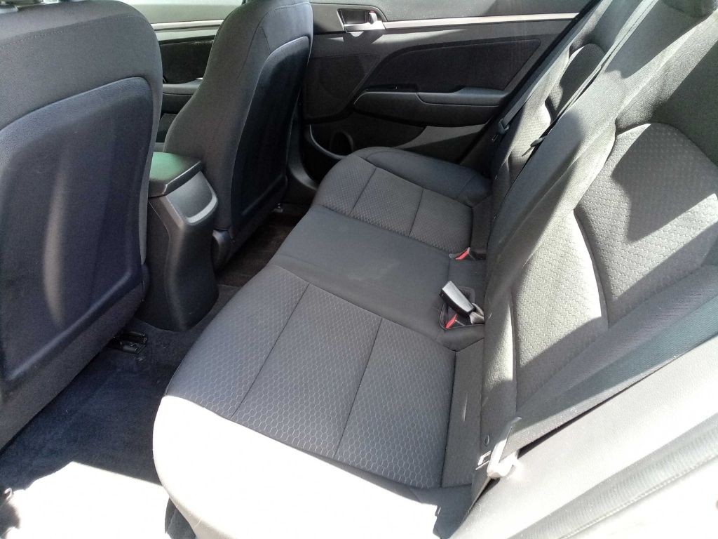 2020 Hyundai Elantra Image 17