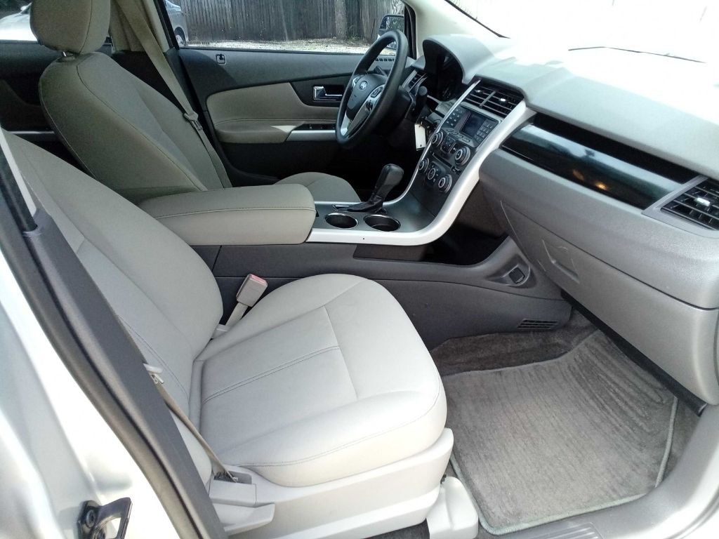 2014 Ford Edge Image 17