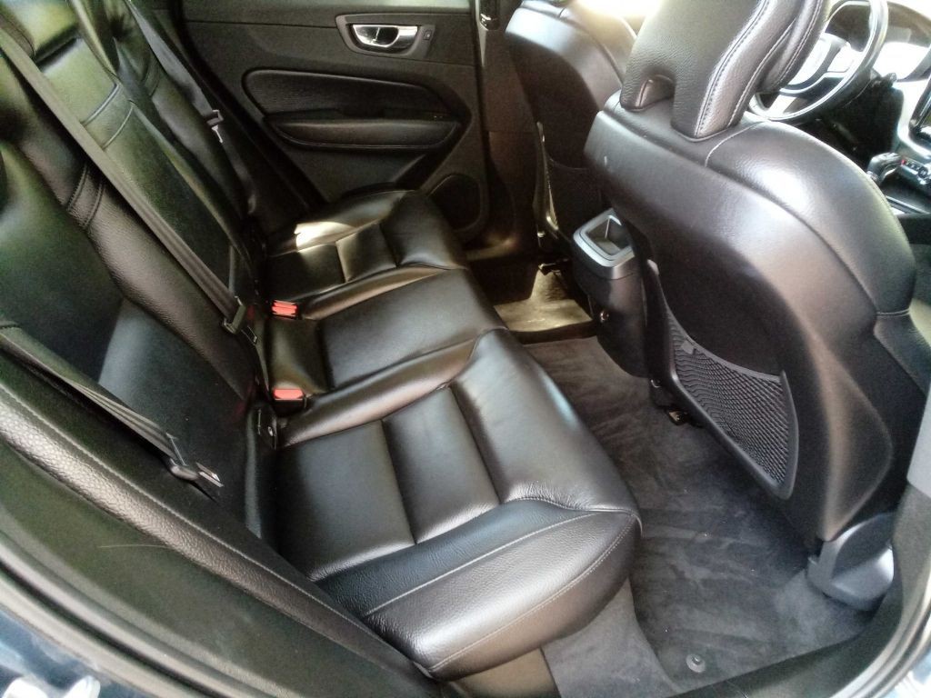 2019 Volvo XC60 Image 9