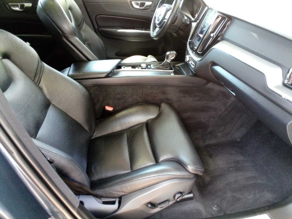 2019 Volvo XC60 Image 11