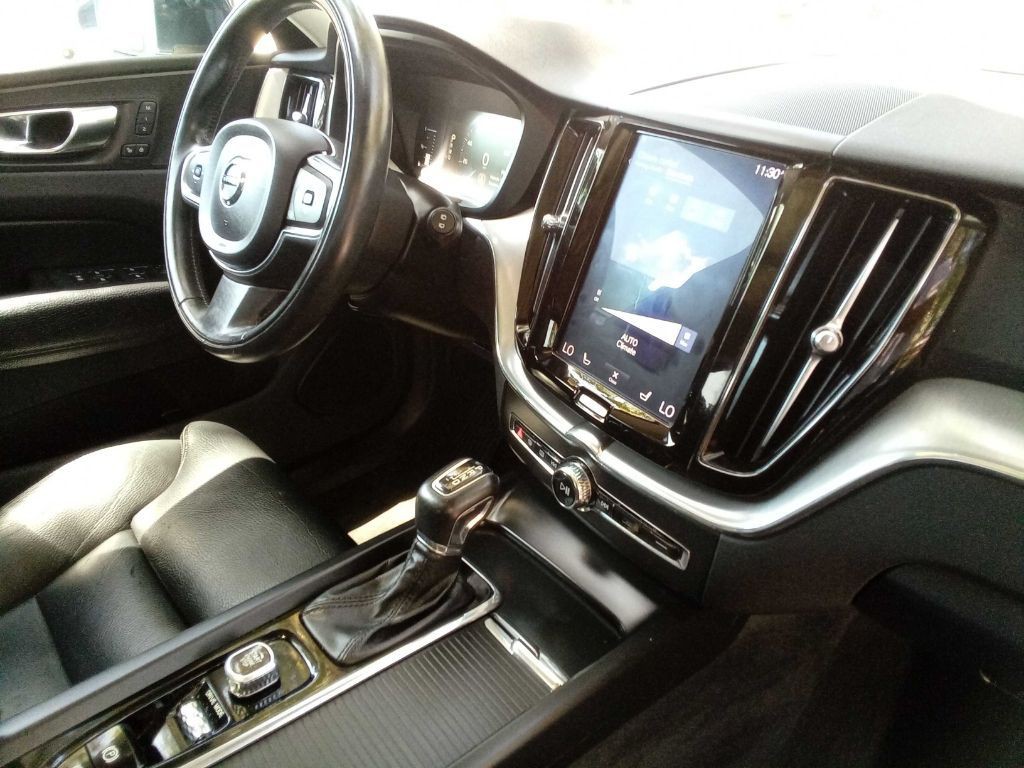2019 Volvo XC60 Image 12