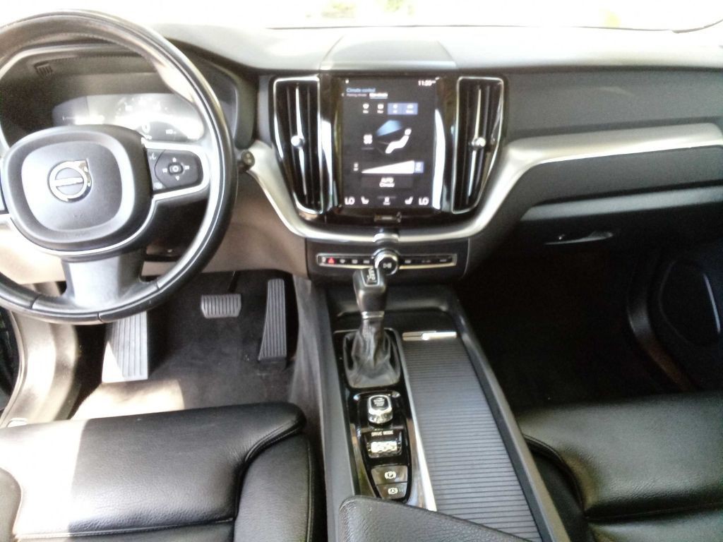 2019 Volvo XC60 Image 14