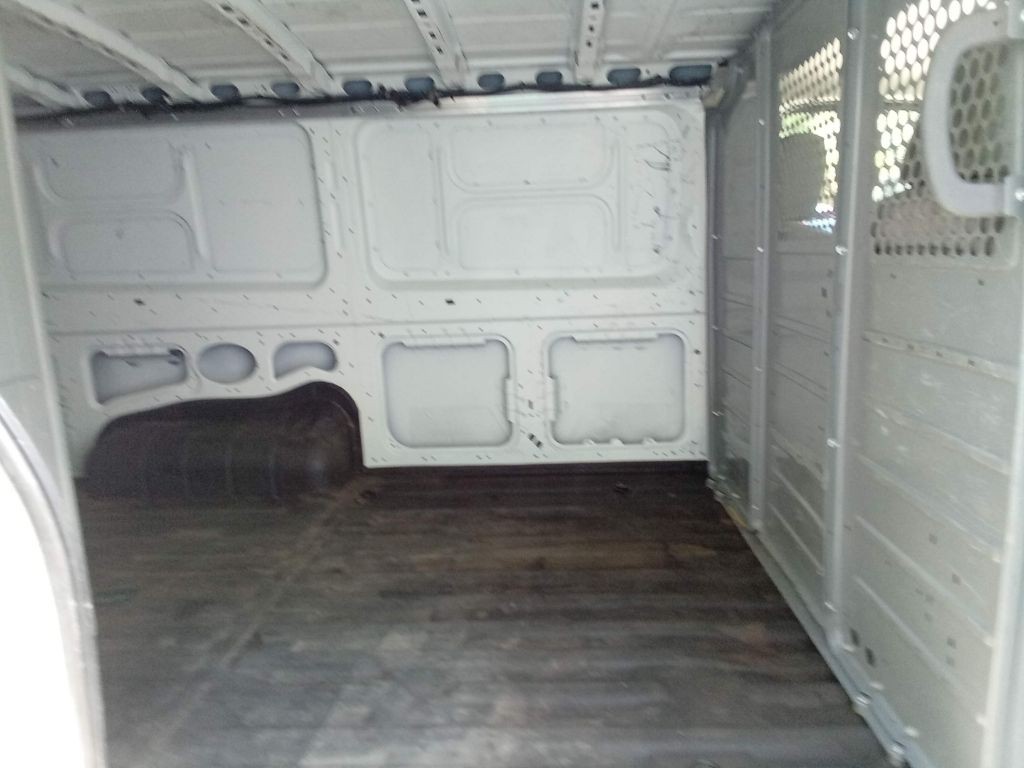 2017 Nissan NV Image 6