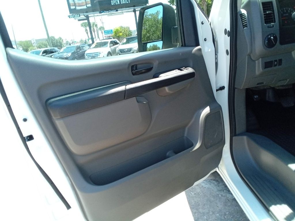2017 Nissan NV Image 11