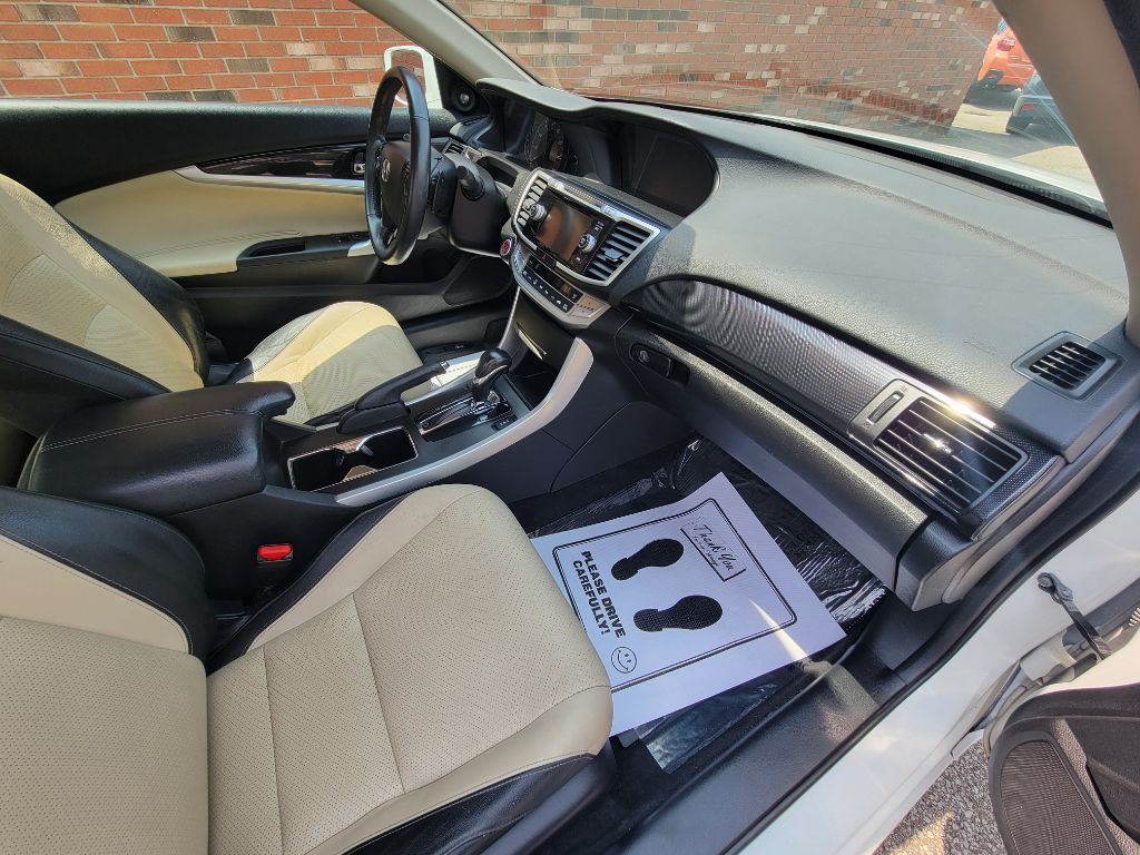2015 Honda Accord Image 18