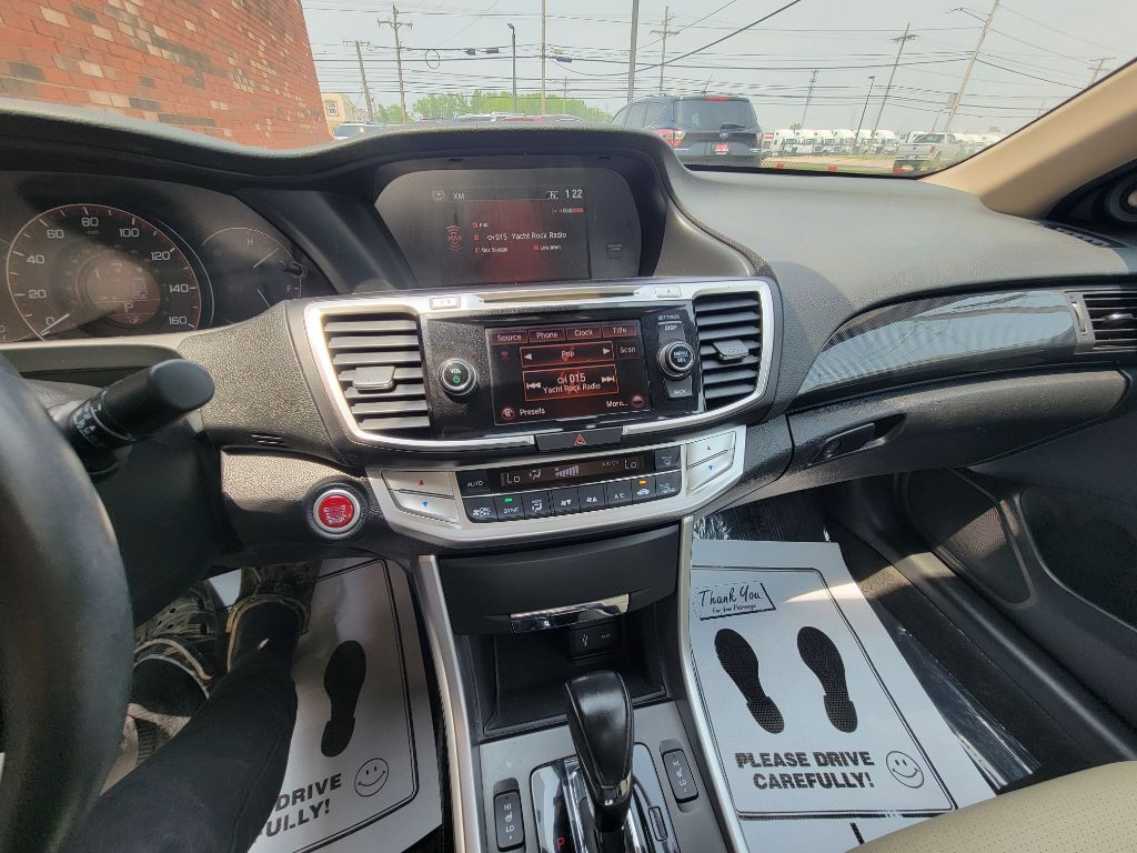 2015 Honda Accord Image 21