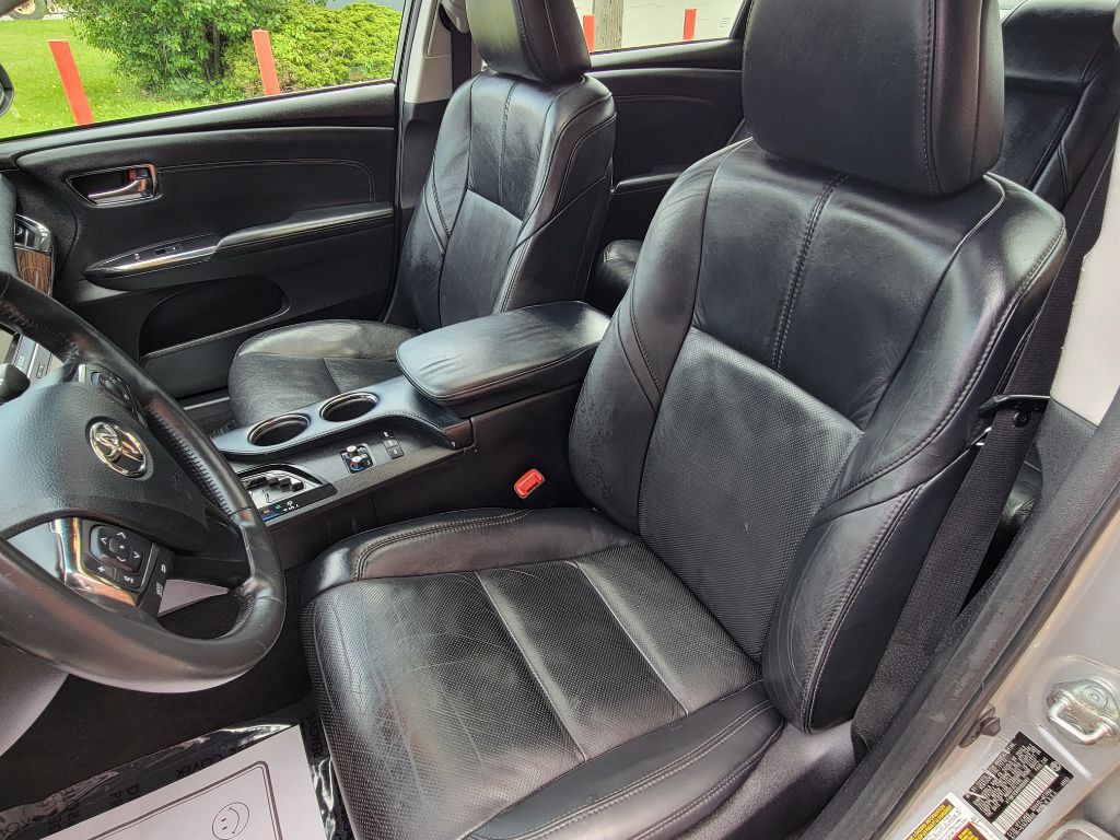 2013 Toyota Avalon Image 12