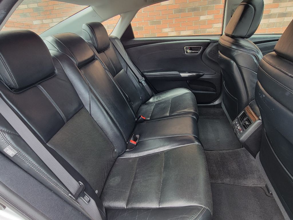 2013 Toyota Avalon Image 16
